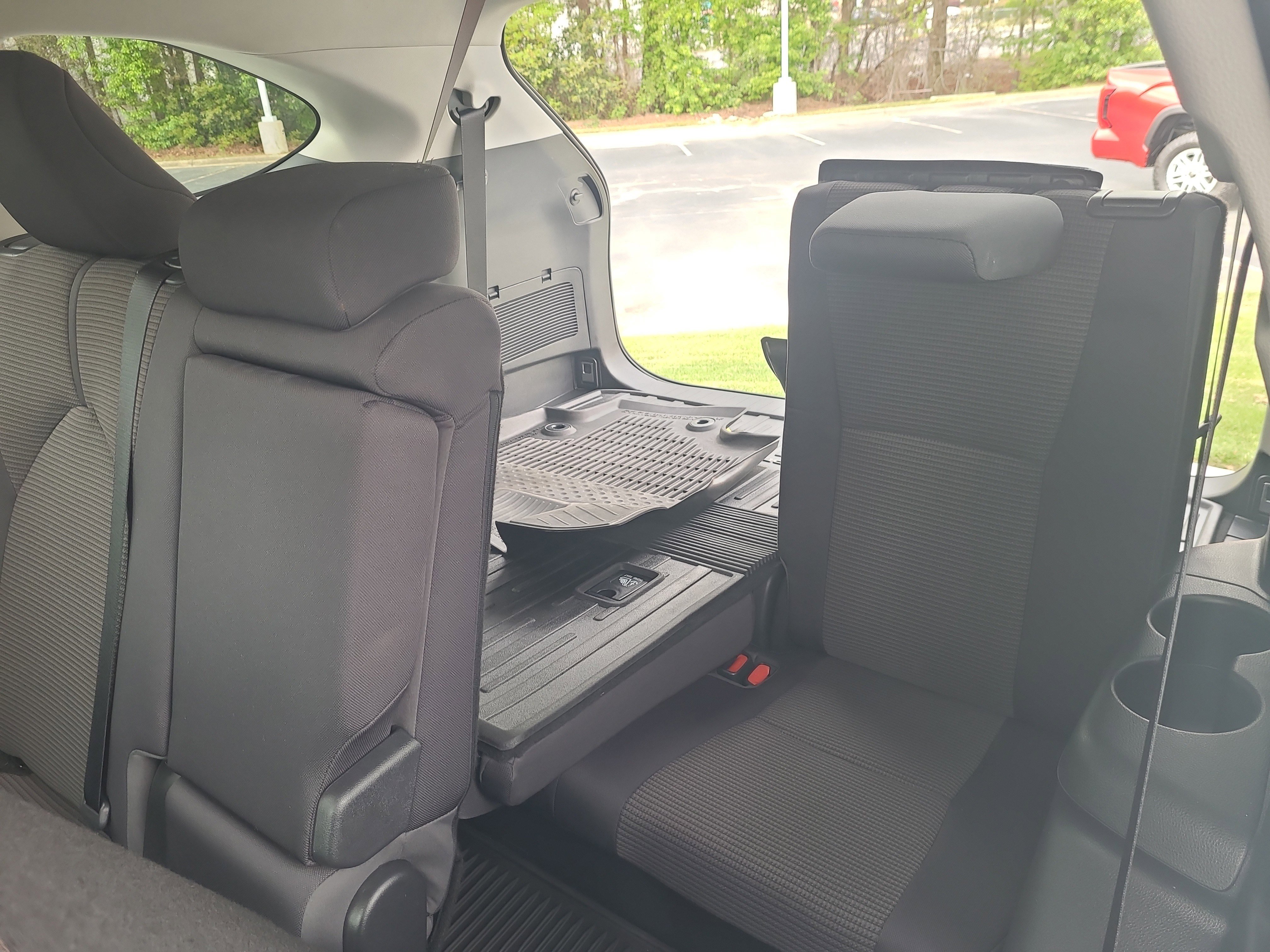 Used 2023 Toyota Highlander LE image 32