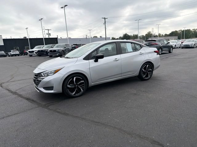 Used 2024 Nissan Versa SR FWD image 17