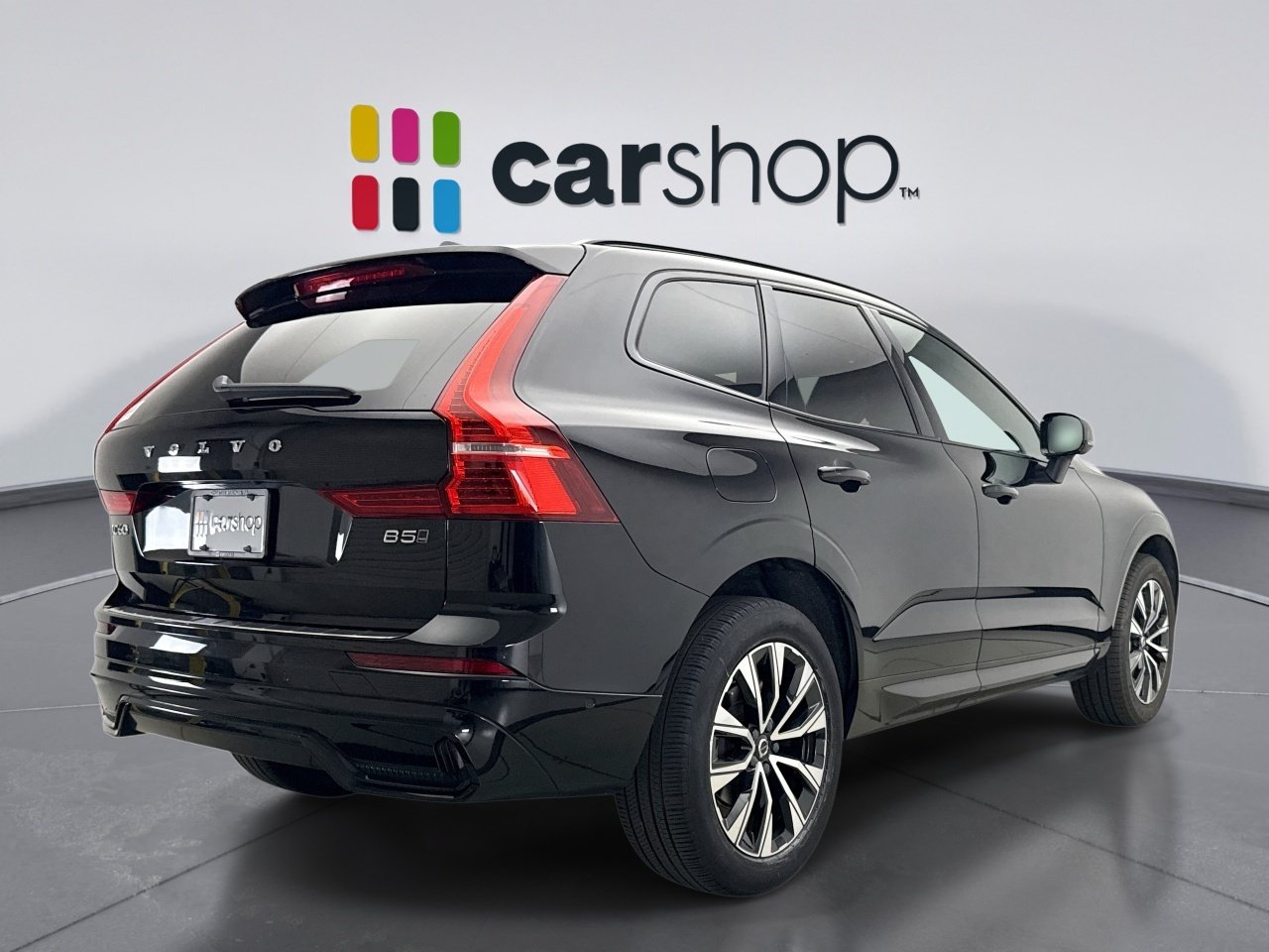 Used 2023 Volvo XC60 B5 Plus w/ Climate Package AWD/4WD image 5