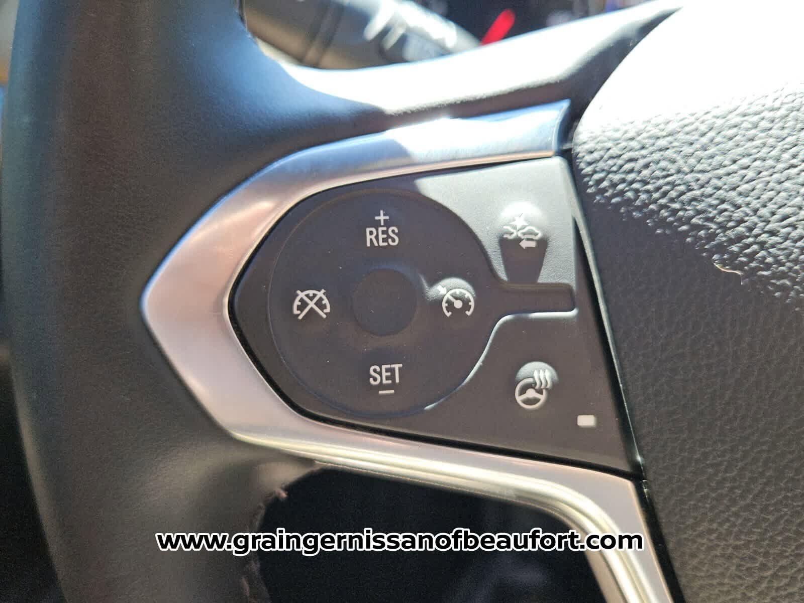 Used 2023 Chevrolet Traverse Premier FWD image 13