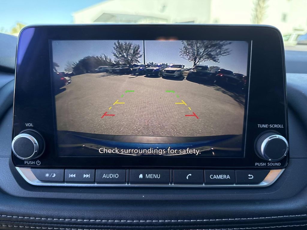 Used 2022 Nissan Rogue S image 29