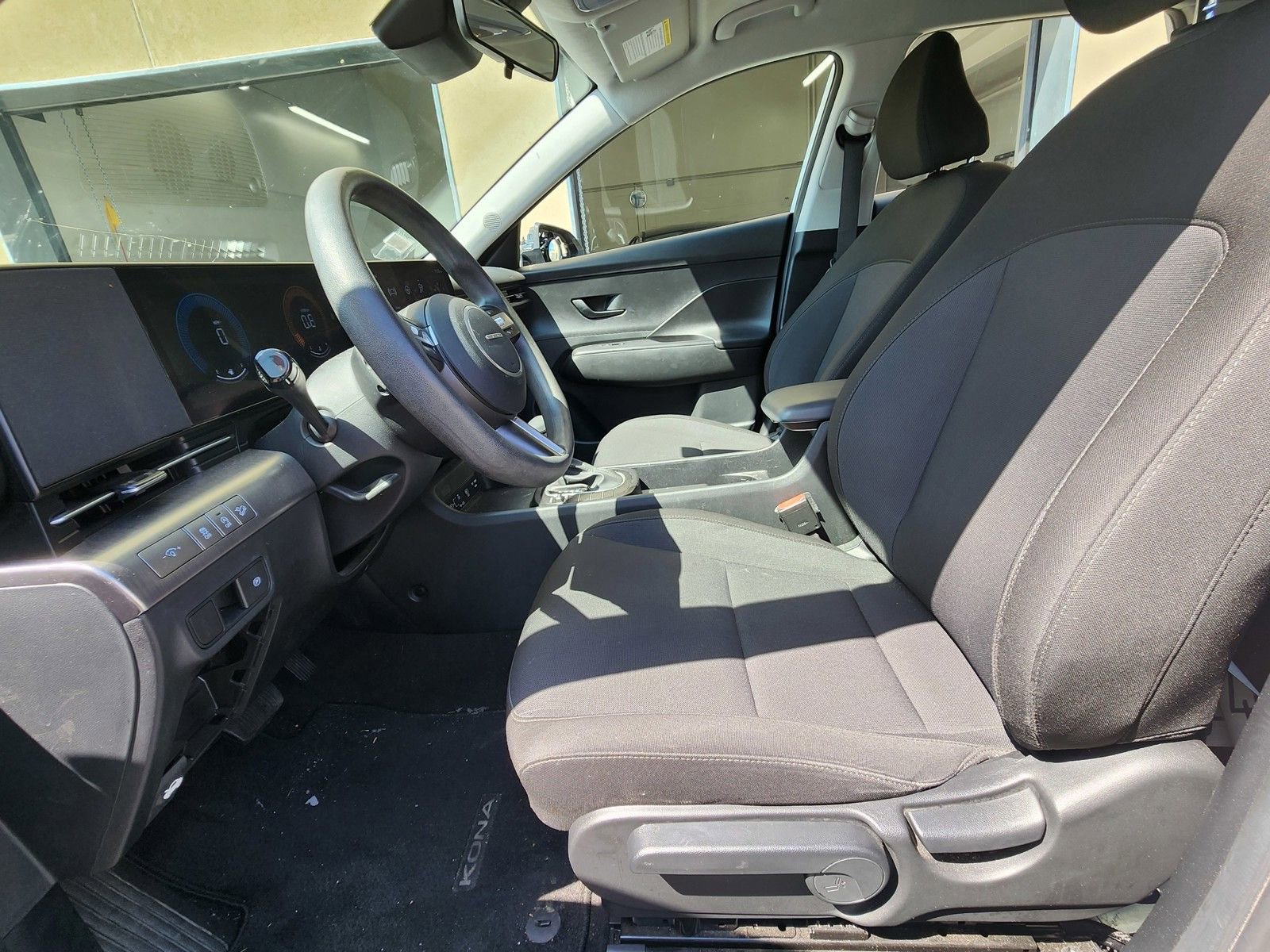 Used 2024 Hyundai Kona SE FWD image 17