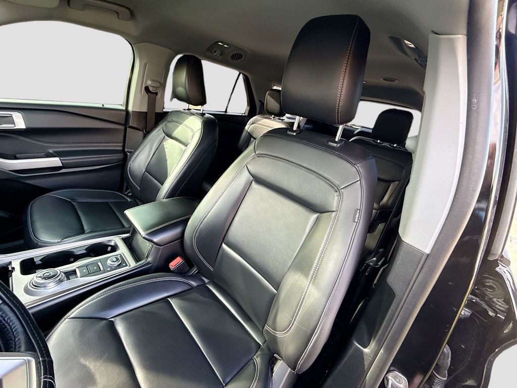 Used 2021 Ford Explorer XLT w/ Equipment Group 202A image 18