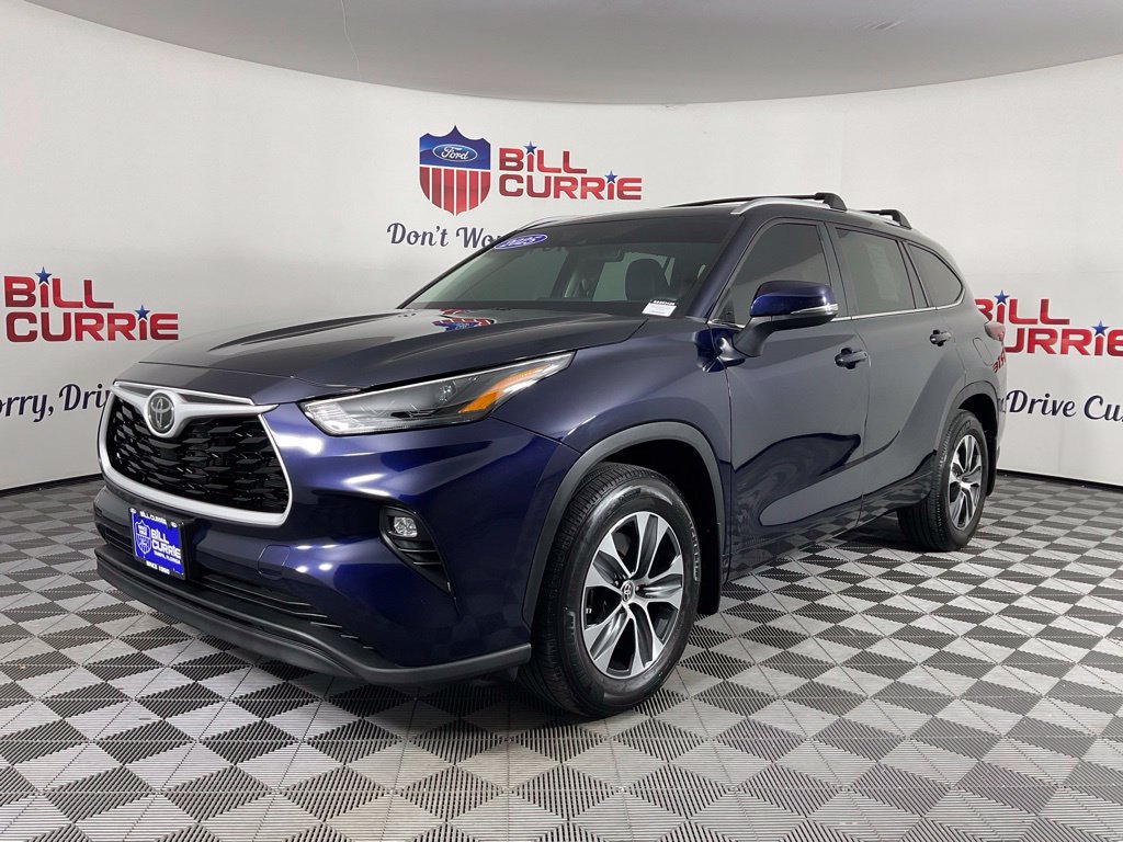 Used 2025 Toyota Highlander XLE FWD image 7