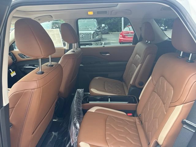New 2026 Nissan Pathfinder Platinum AWD/4WD image 16
