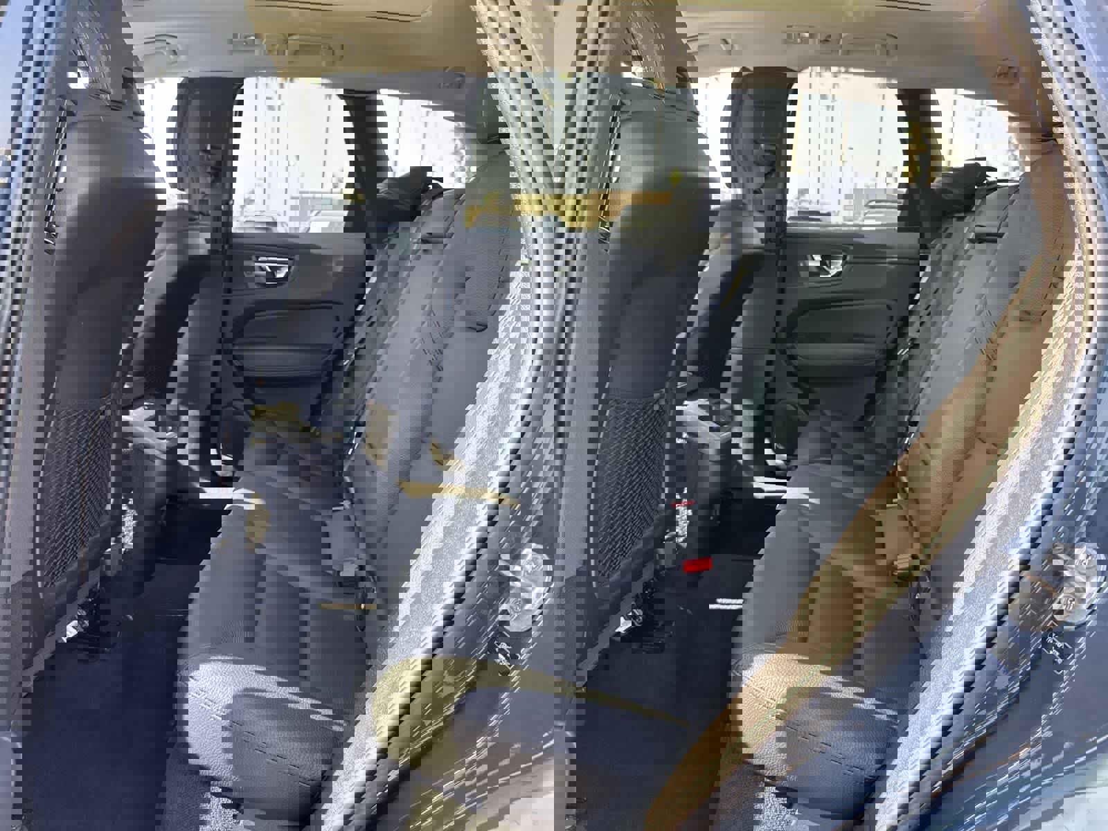 Used 2023 Volvo XC60 B5 Plus image 25