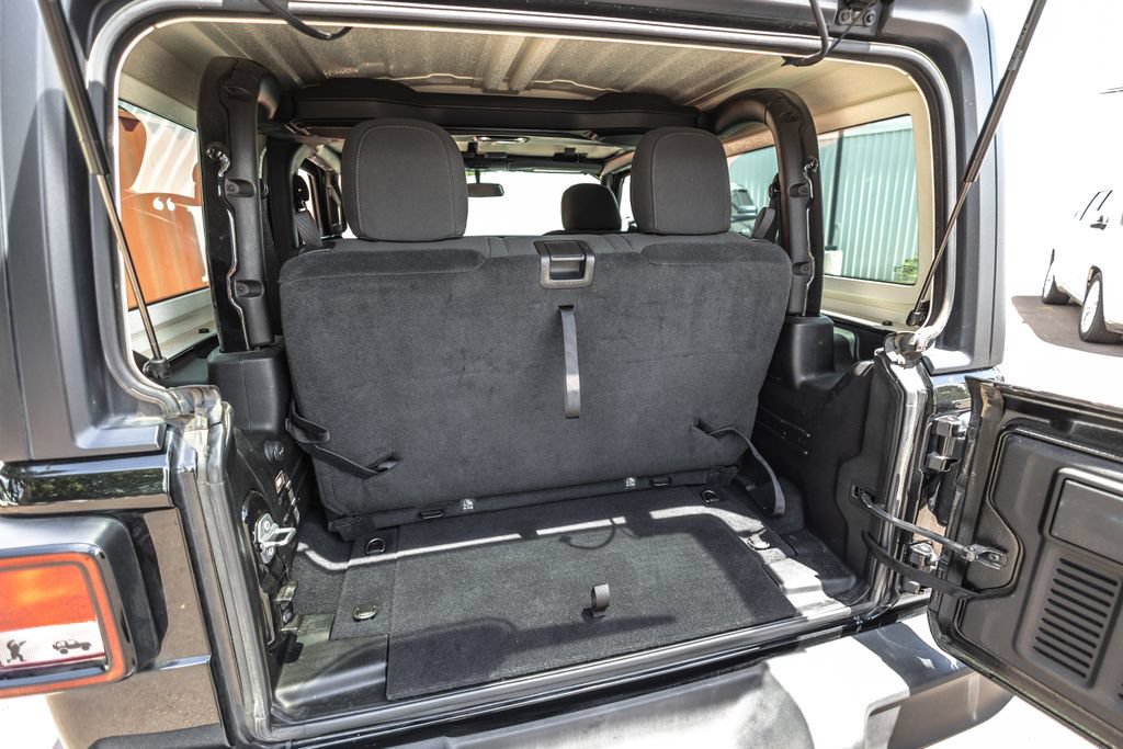 Used 2022 Jeep Wrangler Sport AWD/4WD image 25