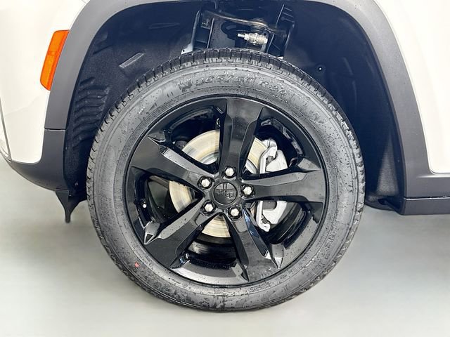 New 2026 Jeep Grand Cherokee Limited w/ Limited Altitude Package AWD/4WD image 36