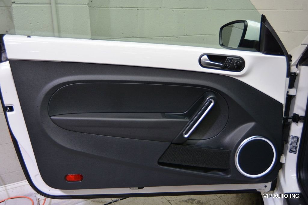 Used 2012 Volkswagen Beetle 2.5 image 7