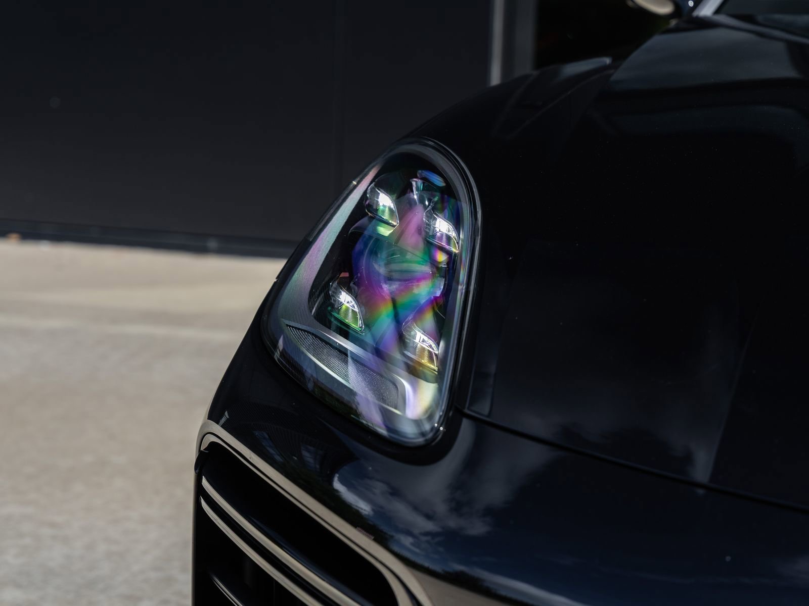 Certified 2020 Porsche Cayenne Turbo AWD/4WD image 16