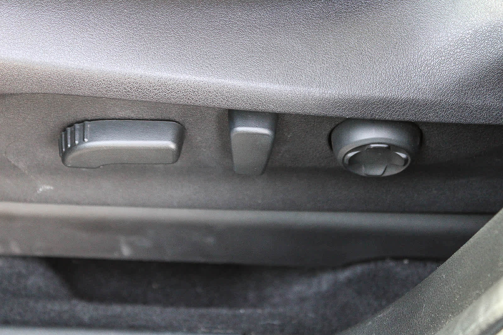 Certified 2023 Subaru Ascent Limited w/ Technology Package image 21