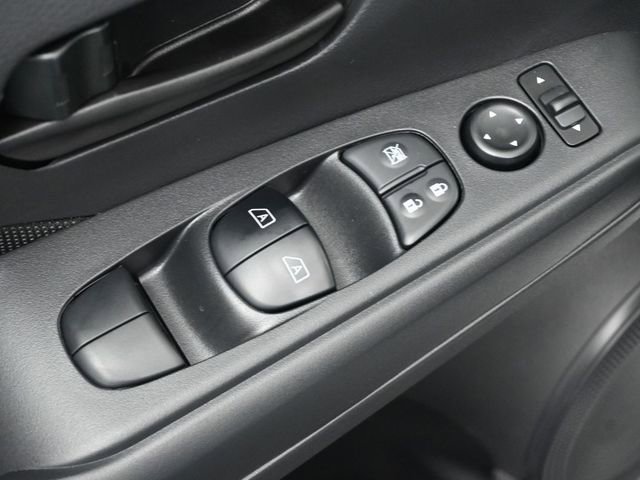 New 2025 Nissan Kicks Play S image 13