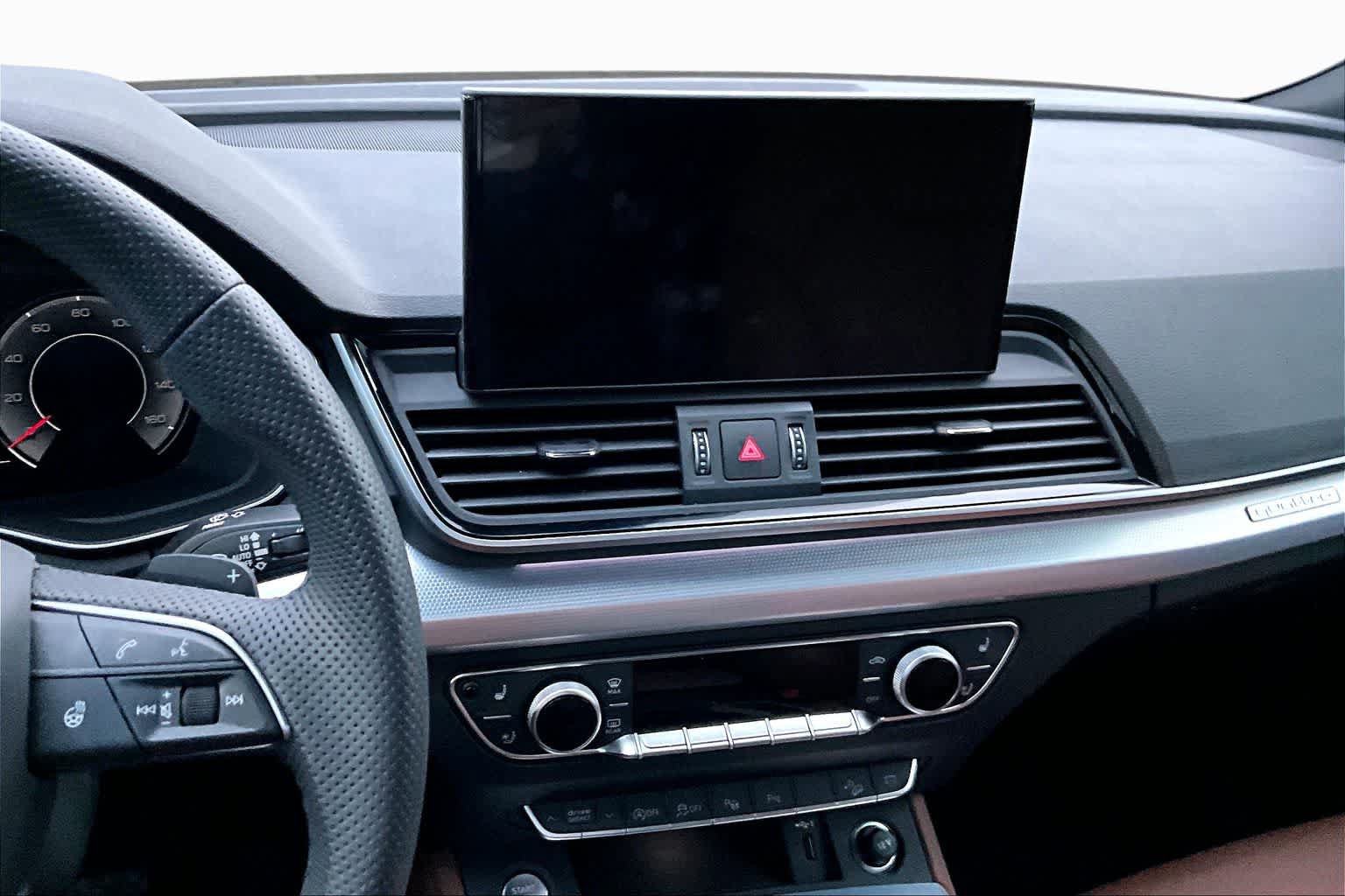 Used 2024 Audi Q5 2.0T Prestige w/ Prestige Package AWD/4WD image 8