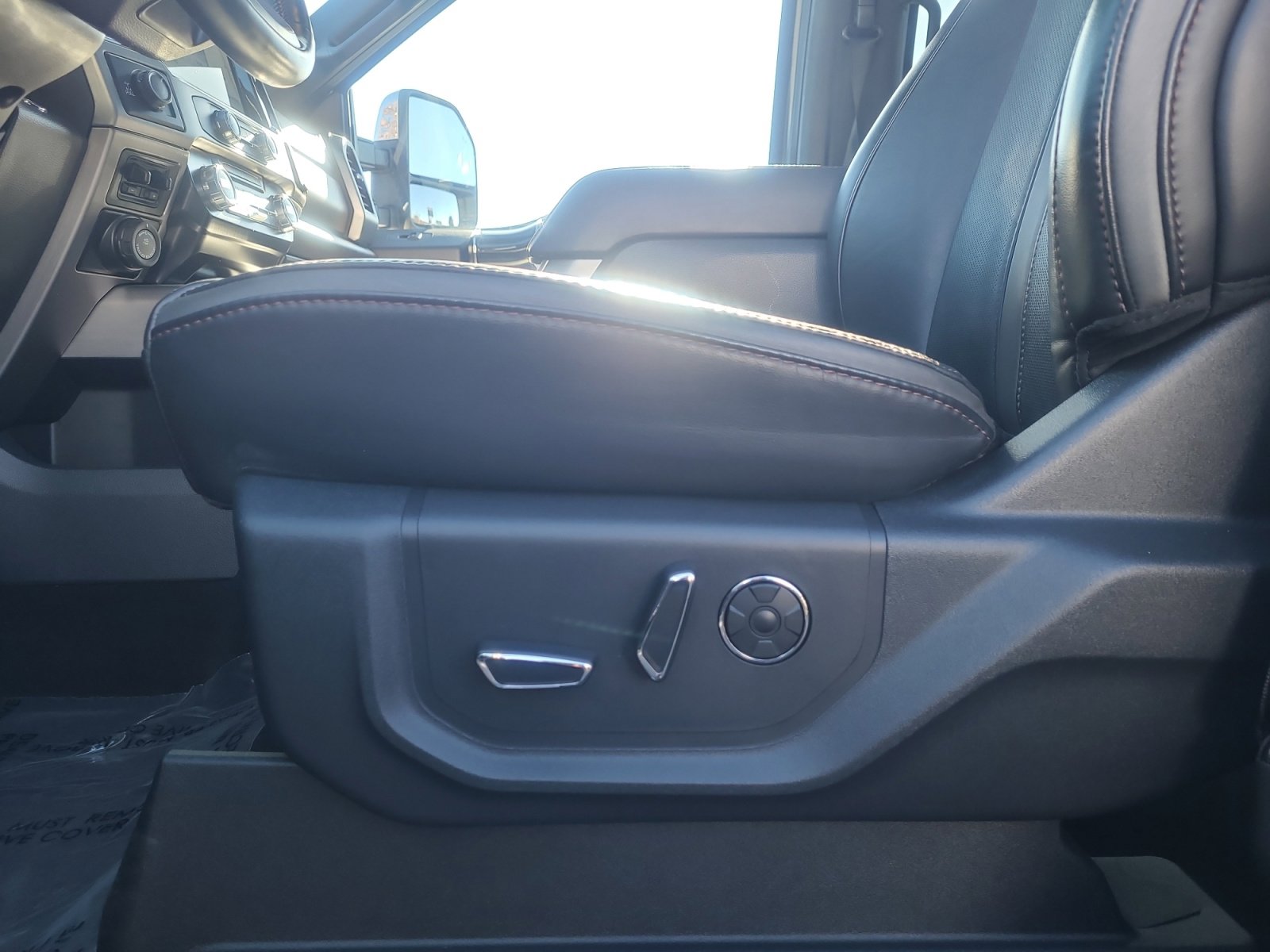 Used 2022 Ford F350 Platinum image 14