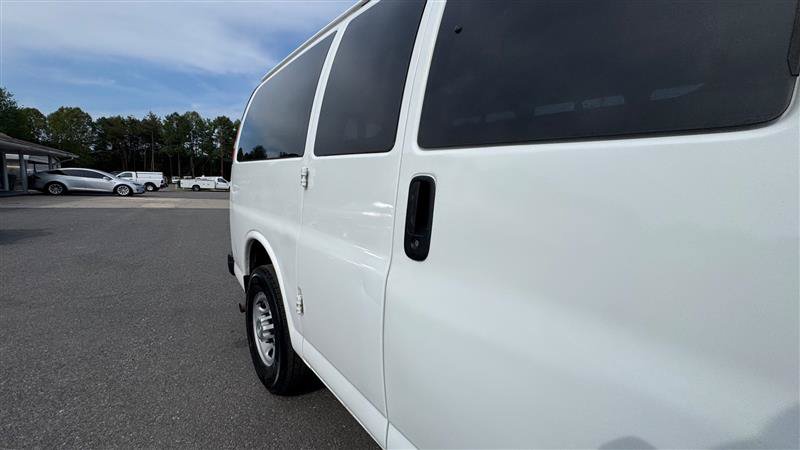 Used 2017 Chevrolet Express 2500 LS RWD image 23