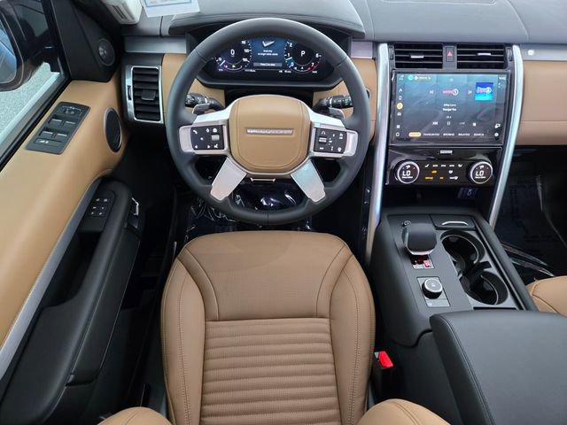 New 2026 Land Rover Discovery Limited Edition AWD/4WD image 12