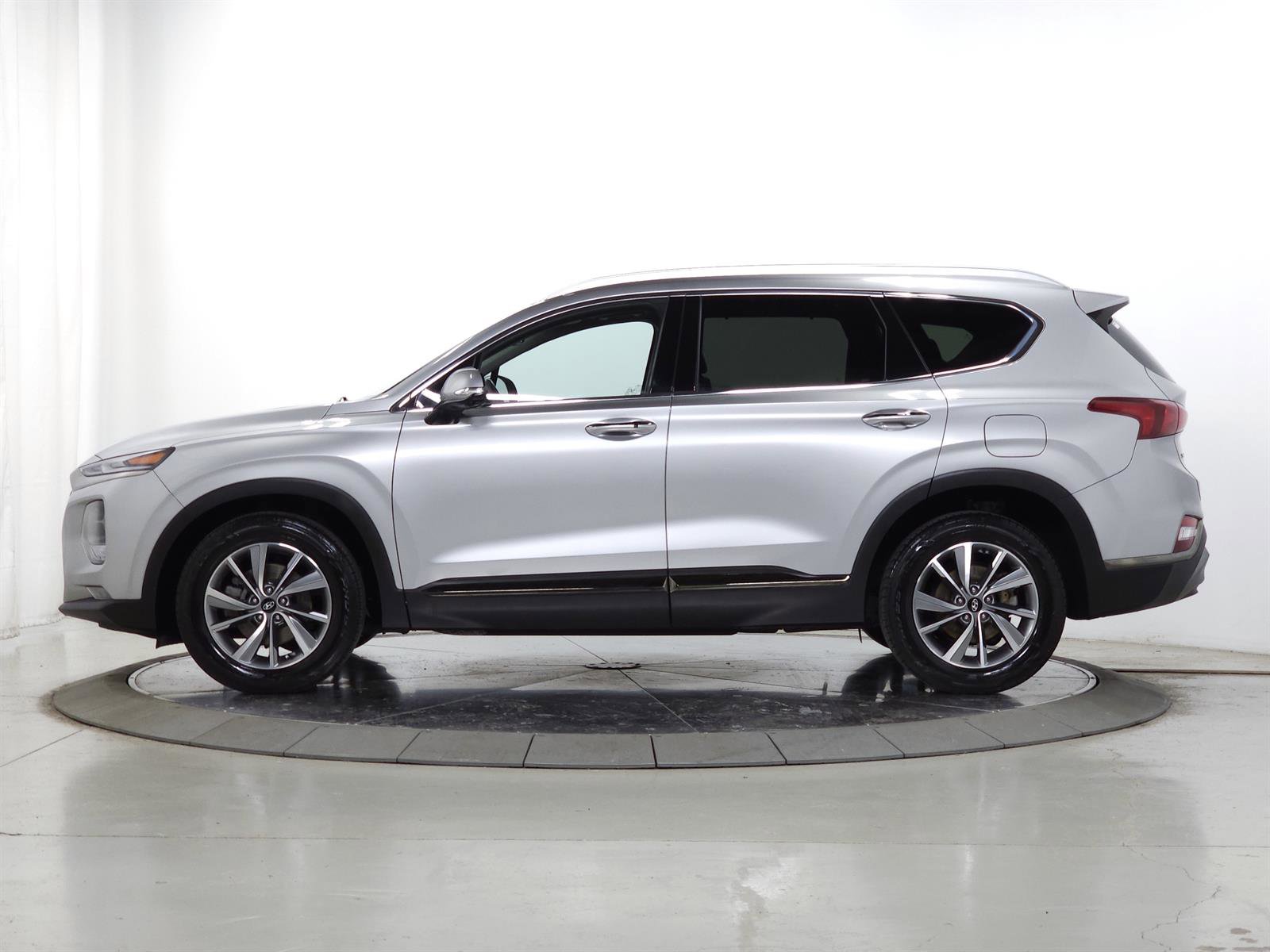 Used 2020 Hyundai Santa Fe Limited w/ Cargo Package image 4