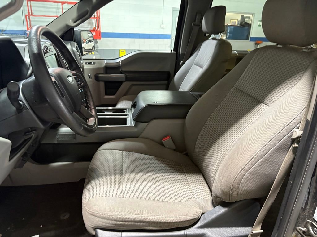 Used 2016 Ford F150 XLT w/ Equipment Group 302A Luxury image 10