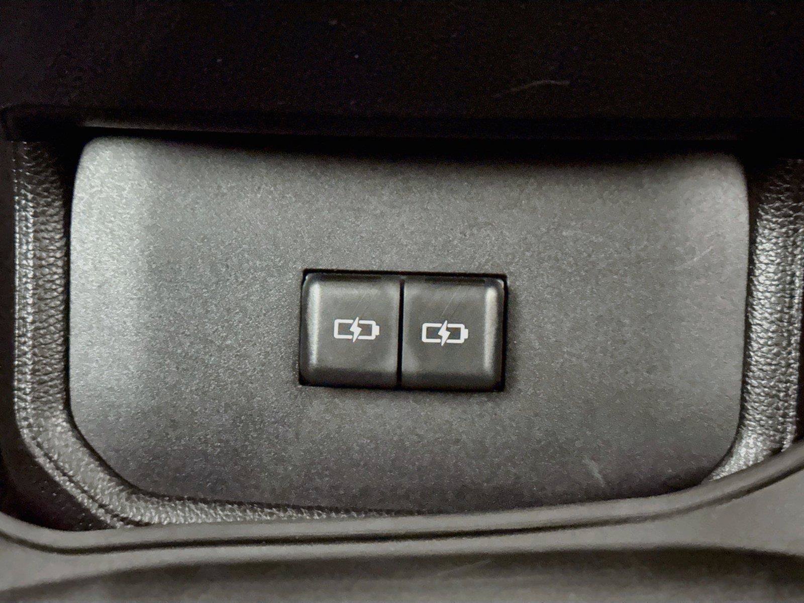 Used 2022 Toyota Highlander XLE FWD image 38