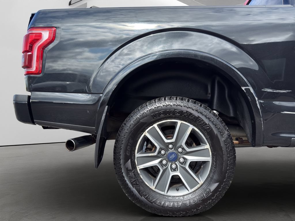 Used 2015 Ford F150 Lariat w/ Equipment Group 502A Luxury AWD/4WD image 25