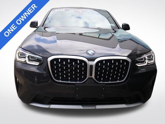 Used 2025 BMW X4 xDrive30i image 2