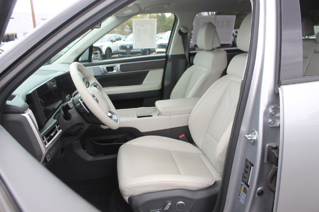 Used 2025 Hyundai Santa Fe SEL AWD/4WD image 13