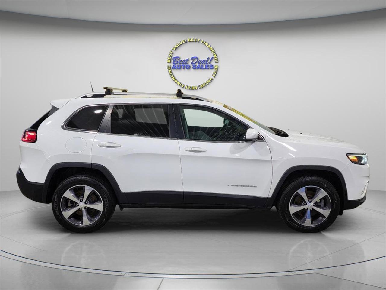 Used 2019 Jeep Cherokee Limited AWD/4WD image 7