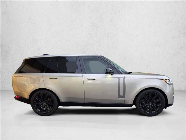 Used 2025 Land Rover Range Rover SE AWD/4WD image 4