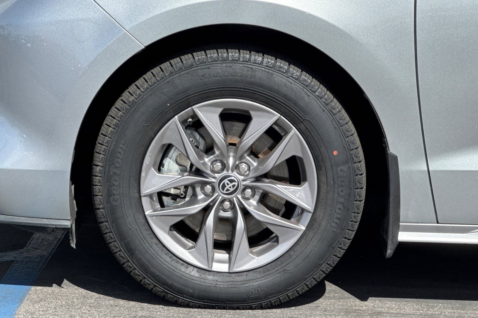 Certified 2023 Toyota Sienna XLE image 37