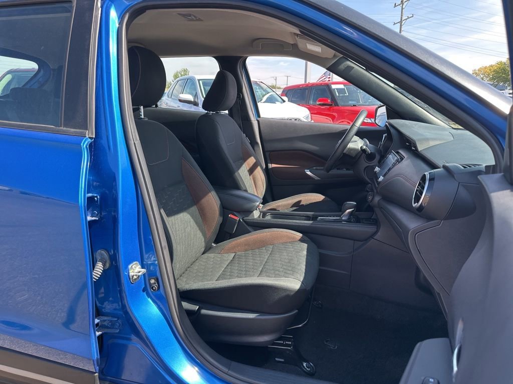 Used 2022 Nissan Kicks SR image 15
