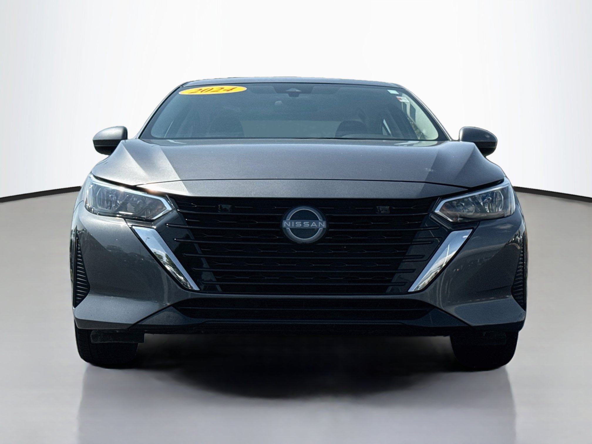 Used 2024 Nissan Sentra SV FWD image 2