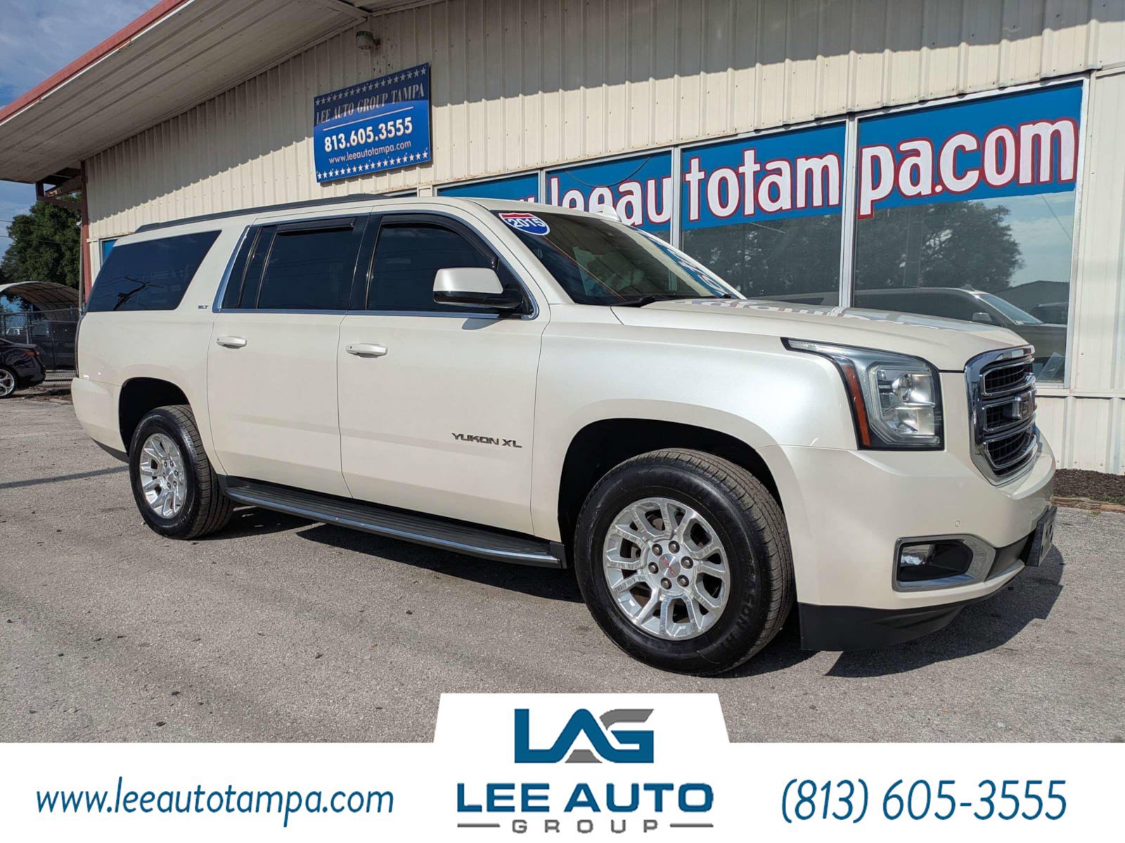 Used 2015 GMC Yukon XL SLT w/ Open Road Package AWD/4WD image 1