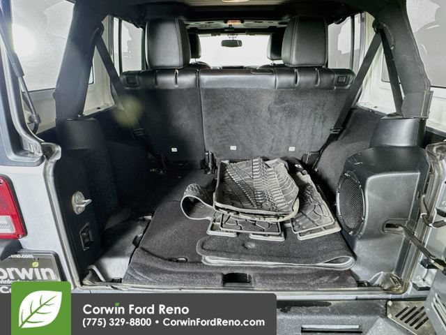 Used 2014 Jeep Wrangler Unlimited Rubicon w/ Connectivity Group AWD/4WD image 26