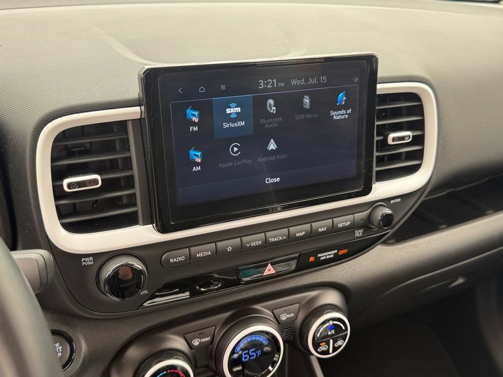 Certified 2022 Hyundai Venue Limited FWD image 25