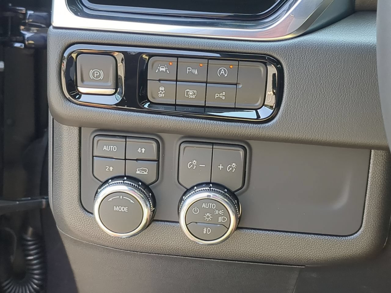 New 2026 GMC Yukon Denali AWD/4WD image 18