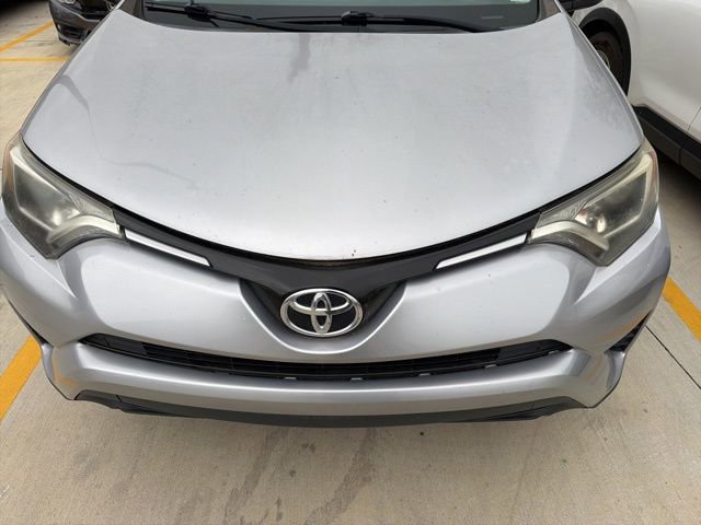 Used 2016 Toyota RAV4 LE image 2