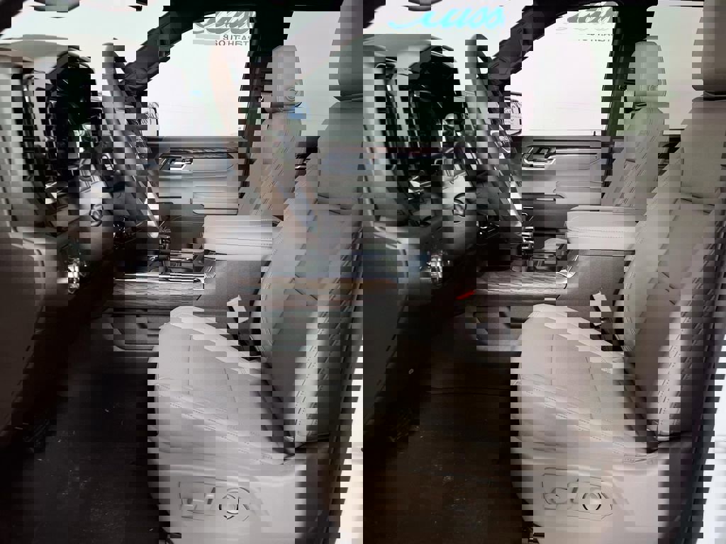 New 2026 GMC Sierra 1500 SLT image 22