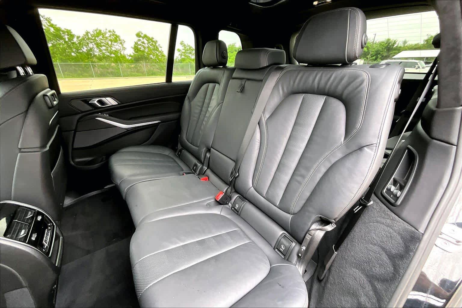 Used 2020 BMW X7 xDrive40i w/ Executive Package AWD/4WD image 19