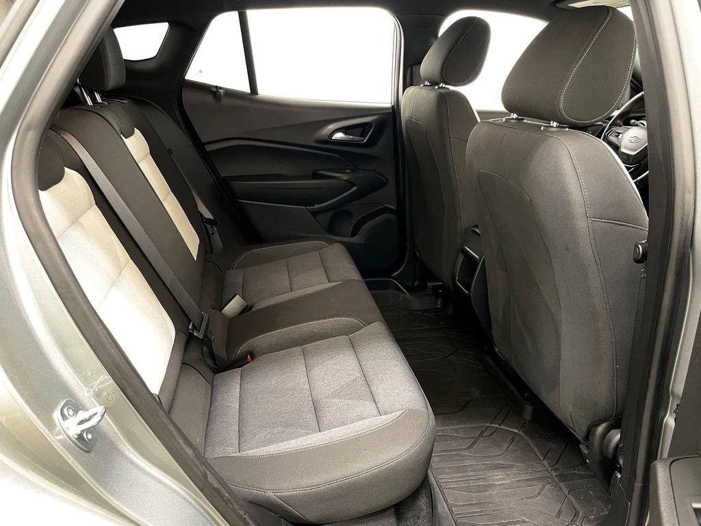 Used 2024 Chevrolet Trax RS w/ Driver Confidence Package image 38