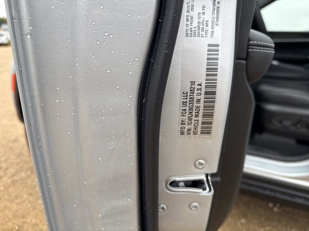 New 2025 Jeep Grand Cherokee L Limited w/ Luxury Tech Group II image 40