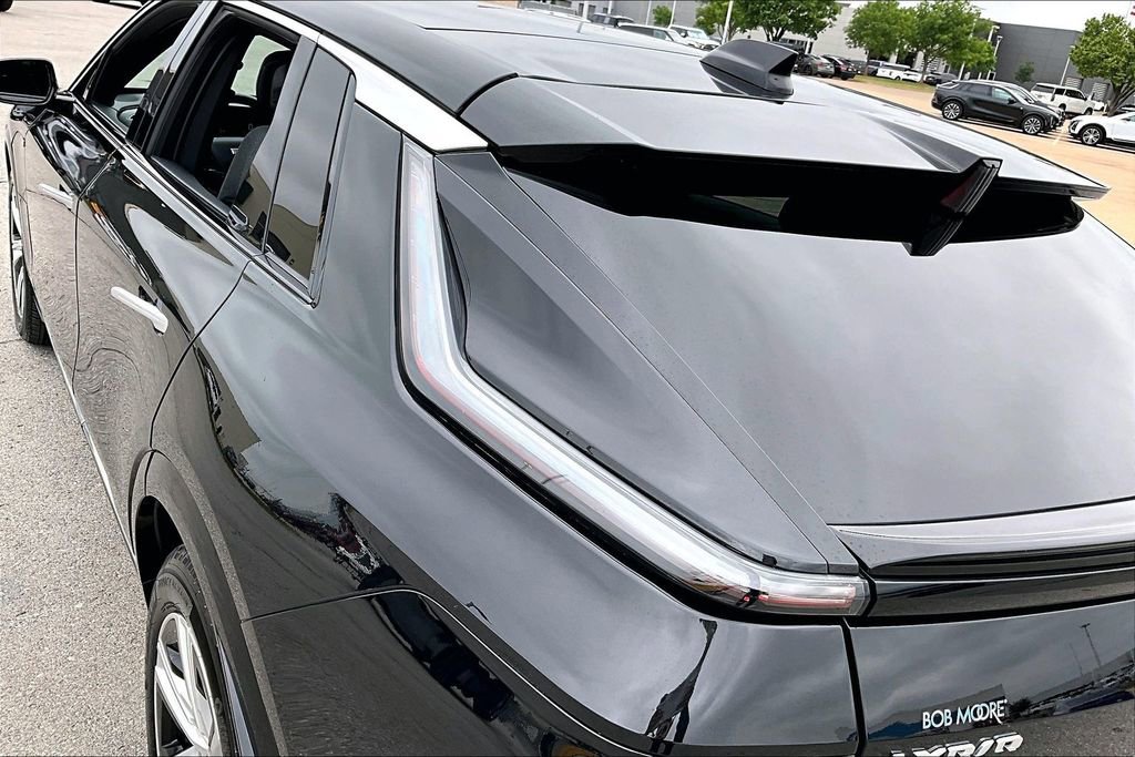 Used 2024 Cadillac Lyriq Tech AWD/4WD image 30