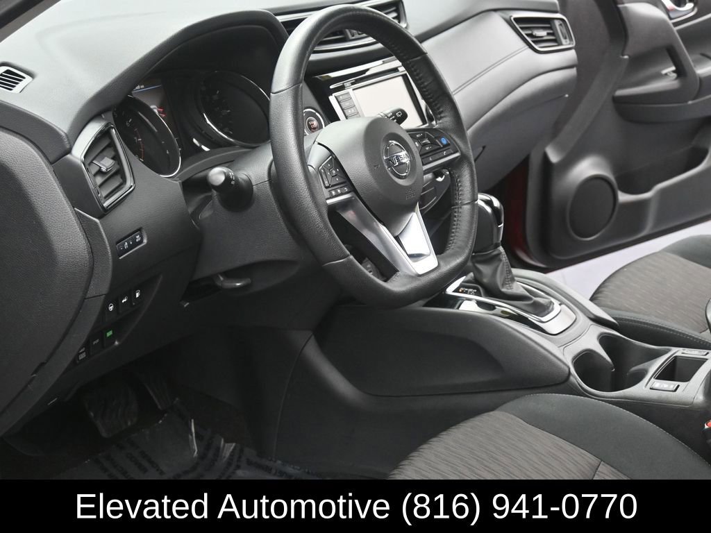 Used 2019 Nissan Rogue SV w/ Premium Package image 7