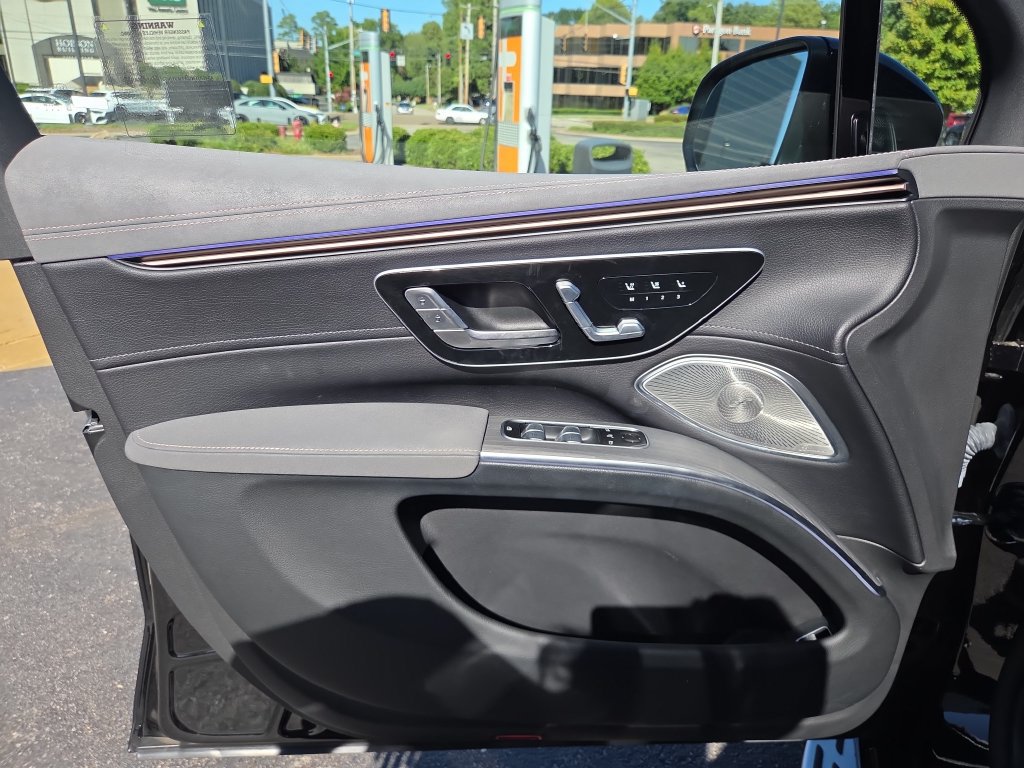 Certified 2023 Mercedes-Benz EQS 580 4MATIC SUV image 11