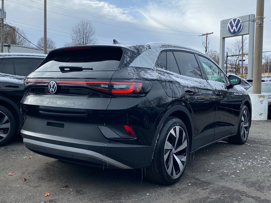 Certified 2022 Volkswagen ID.4 Pro S w/ Gradient Package image 3