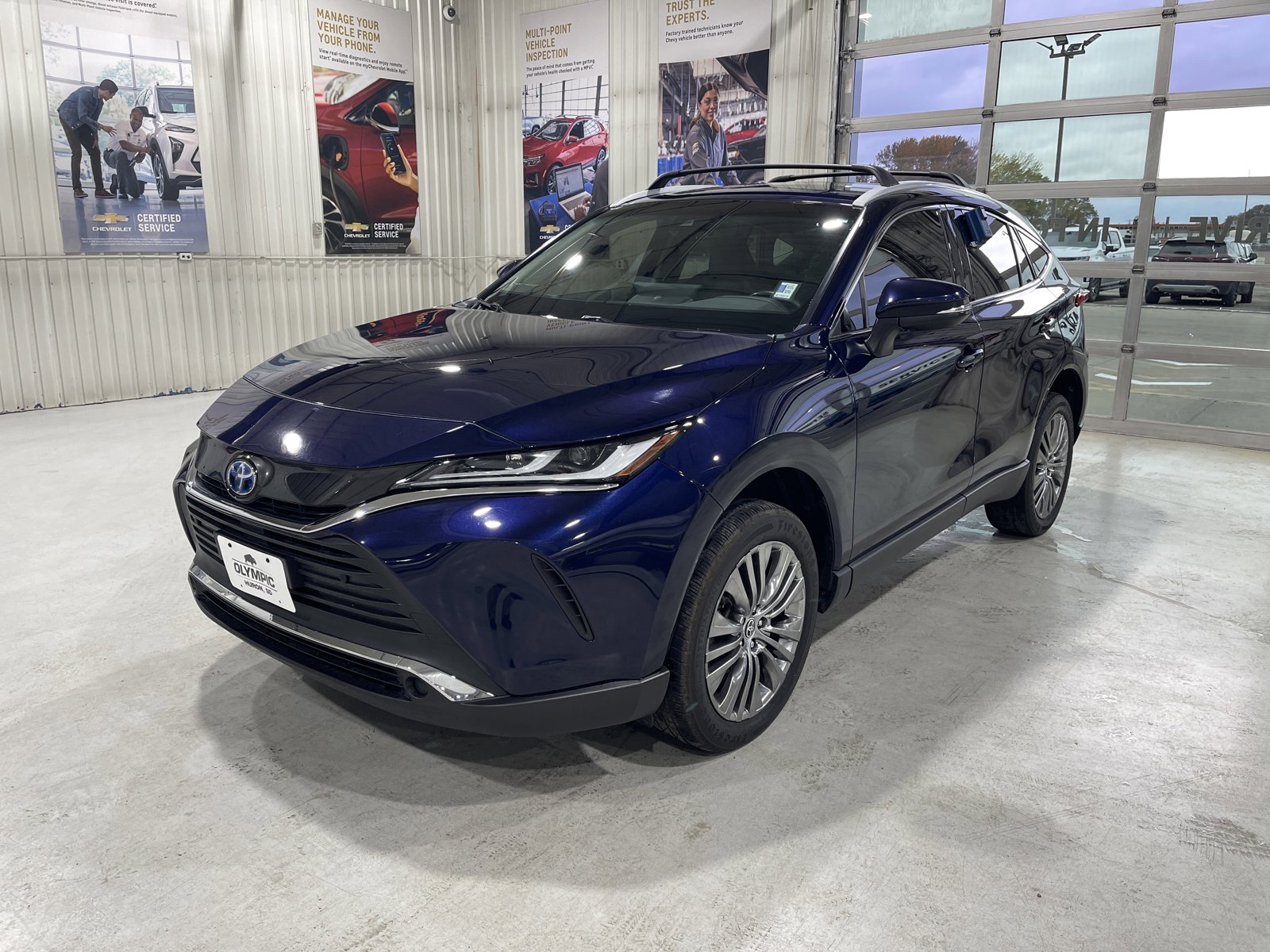 Used 2022 Toyota Venza XLE AWD/4WD image 4