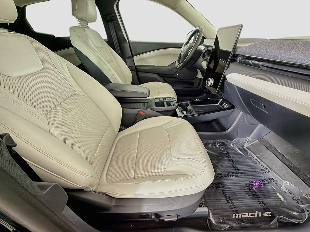 Used 2025 Ford Mustang Mach-E Premium AWD/4WD image 25