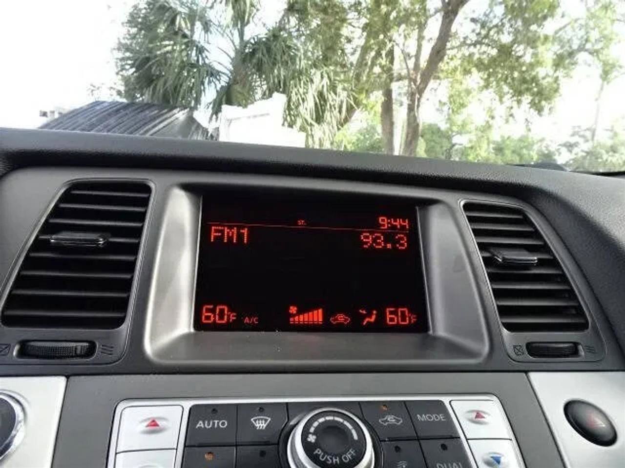 Used 2014 Nissan Murano S image 38