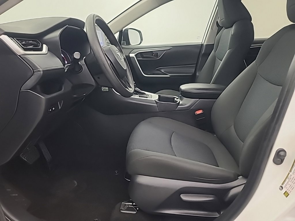 Used 2025 Toyota RAV4 LE AWD/4WD image 26