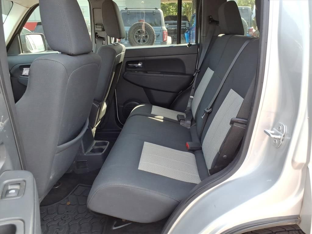 Used 2009 Jeep Liberty Sport w/ Popular Equipment Group AWD/4WD image 11