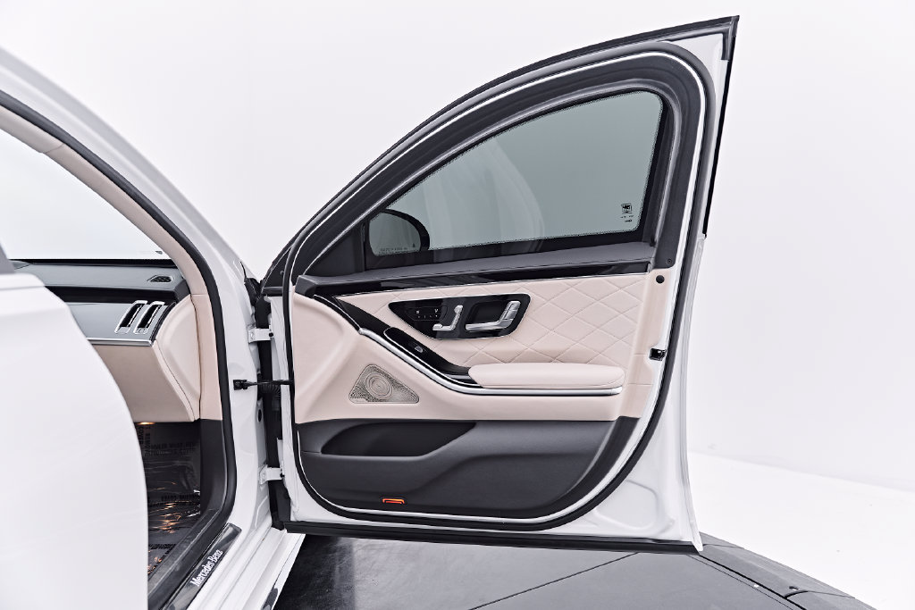Used 2024 Mercedes-Benz S 580 4MATIC Sedan w/ AMG Line image 22